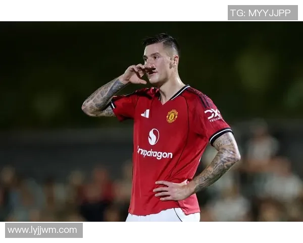 曼联中场乌加特遭遇低谷阿莫林的严厉评价能否助其重返巅峰